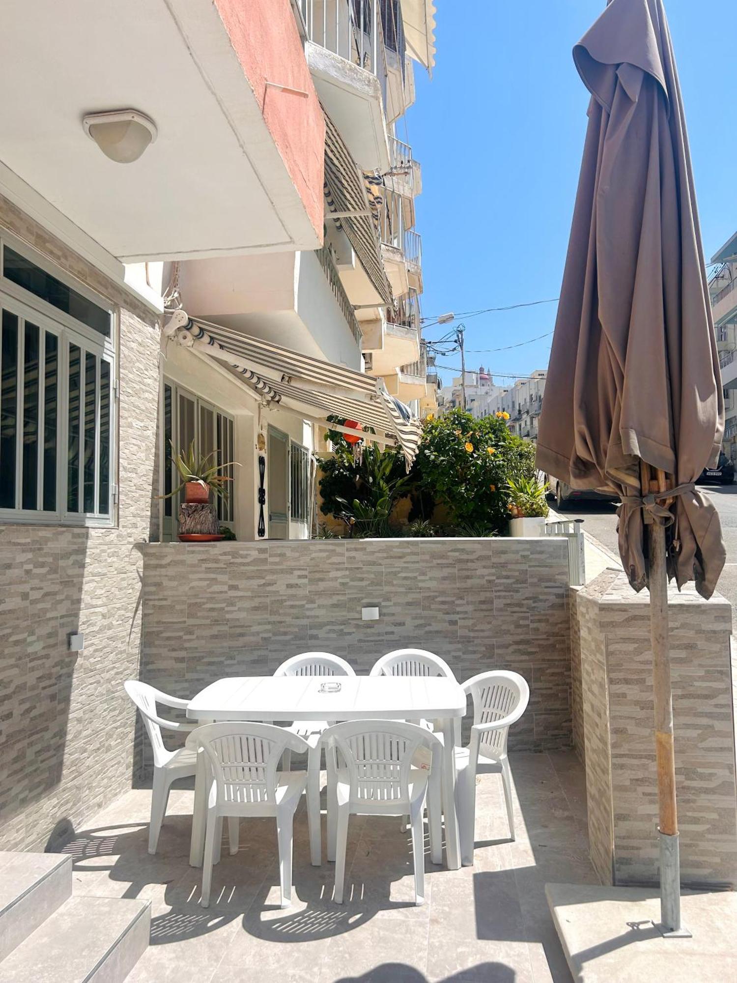 Beach Front 3-Bedroom Holiday Home Меллиеха Экстерьер фото